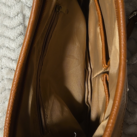 Koltov Two tone adjustable Purse - Picture 4 of 4